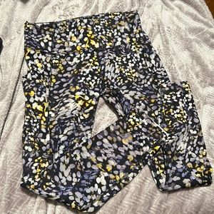 Lululemon fast and free metropolis glow size 8